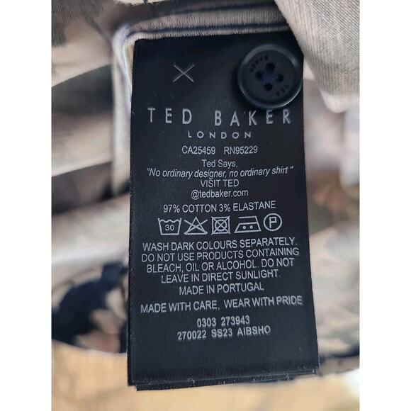 Ted BakerAibsho Short Sleeve Monochrome Floral Short Sleeve Shirt Size 4 / US L - Picture 7 of 9